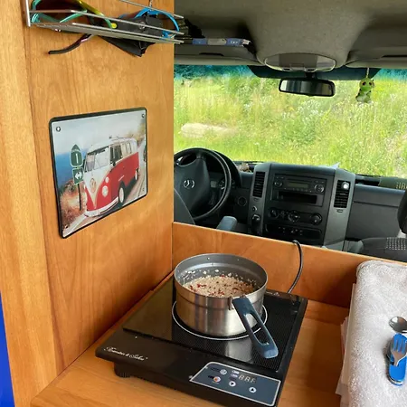 Moderner Campervan Im Gruenen! Campsite *